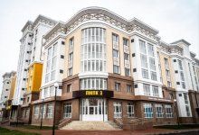 Аким Нур-Султана вручил ключи от социальных квартир