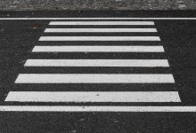 Жители Шымкента пожаловались Nur Otan на отсутствие освещения и пешеходных переходов