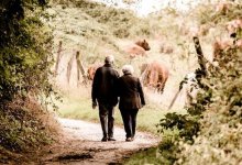 80-летний казахстанец не может воссоединиться с возлюбленной из России