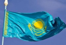 Казахстанцам могут разрешить вывешивать флаг на балконах