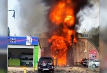 Взрыв произошел во время пожара на одном из СТО в Алматы