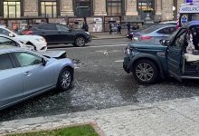 Джип въехал в толпу в центре Киева, есть погибшие