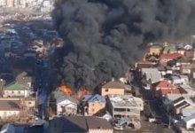 В центре Нур-Султана горит жилой коттедж