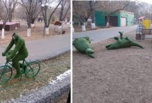 Вандалы разбили фигуры в центральном парке в Караганде