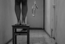 Мать троих детей повесилась в Туркестанской области