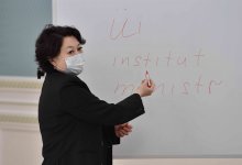 Токаеву представили новый проект казахского алфавита на латинице