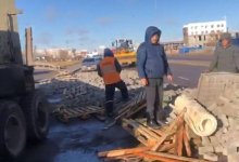 Кирпичи выпали из КамАЗа и затруднили движение в Нур-Султане