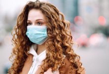 Косметолог рассказала, что делать с высыпаниями на лице после ношения медицинских масок