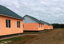 В СКО наказали акима района, который поселил соотечественников в разрушающихся домах