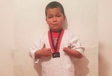 Юный тхэквондист из Кызылординской области собирает деньги на протез руки