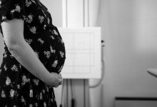 В переполненной больнице Актау беременным пришлось лежать в коридоре