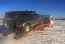 Двое сельчан в СКО попытались угнать Land Cruiser, но что-то пошло не так