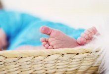 В ЗКО студентка выбросила своего новорожденного ребенка в туалет