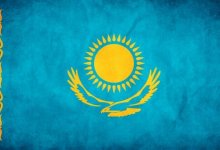 Казахстанцев будут штрафовать за грязные и порванные флаги на балконах