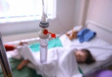 Годовалая девочка из Уральска подавилась костью и попала в реанимацию