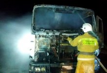 Грузовик с 12 тоннами газа загорелся на юге Казахстана