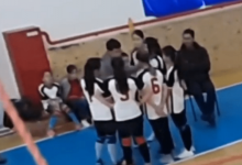 Казахстанец избивал юных волейболисток на детском турнире и попал на видео