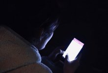 Почему вредно засыпать рядом со смартфоном