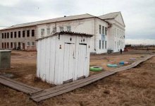 Уличные туалеты в школах мешают учебному процессу – эксперт