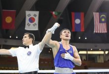 Казахстанца назвали лучшим иностранным боксером 2020 года