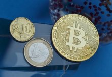 Евро, доллар или криптовалюта: куда лучше всего вложить тенге