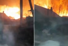 Сразу два дома по соседству сгорели в Караганде