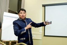 Кандидат от ADAL отметил ярких представителей партии на встрече с жителями