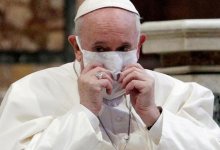 Папа римский сделал прививку от коронавируса - СМИ