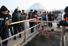 В РПЦ рекомендовали воздержаться от крещенских купаний