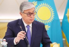 Токаев поручил повысить зарплату миллиону казахстанцев