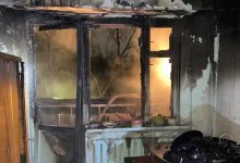 Пожар в Алматы: огонь охватил балкон, квартиру и крышу дома