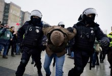 На митингах в России задержали порядка 300 несовершеннолетних