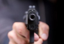 Мужчина начал стрелять по посетителям в кафе Шахтинска