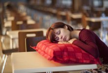 Чем полезен послеобеденный сон, рассказали ученые