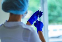 В Талдыкоргане медсестре стало плохо после прививки вакциной «Спутник V»