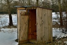 Выбросила младенца в туалет: в ЗКО вынесли приговор 19-летней девушке