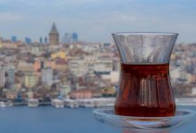 В Турции мужчина пытался убить начальника, подлив в его чай слюну больного коронавирусом пациента