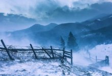 Лавины, метель и гололед: синоптики объявили на 12 февраля штормовое предупреждение