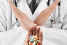 Почему коронавирус нельзя лечить антибиотиками и какие есть риски