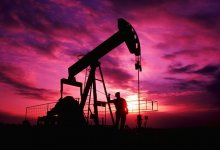 Стоимость нефти Brent превысила 63 доллара впервые за год