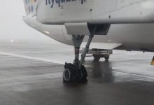 У самолета Qazaq Air лопнули шины: пилот озвучил подробности