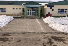 Из-за трещин на фасаде закрыли новую школу в Алматинской области