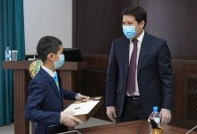 Токаев сделал подарок школьнику из Павлодарской области