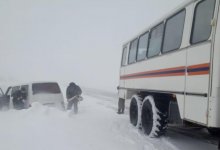 В кювет слетел служебный автобус с шахтерами в Карагандинской области