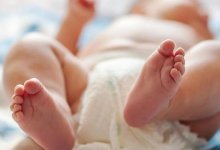 Двухмесячного младенца бросили в подъезде Караганды