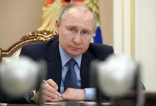 Путин назвал авторов призывов к детским суицидам "букашками"