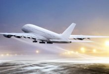 Веревкой и скотчем связали женщину пассажиры самолета