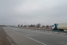 Ураган повалил столбы на трассе в Туркестанской области