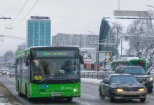 Алматинцам сказали, куда они могут жаловаться на переполненные автобусы