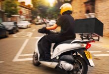 В Glovo отреагировали на действия курьера, сбившего младенца в Алматы